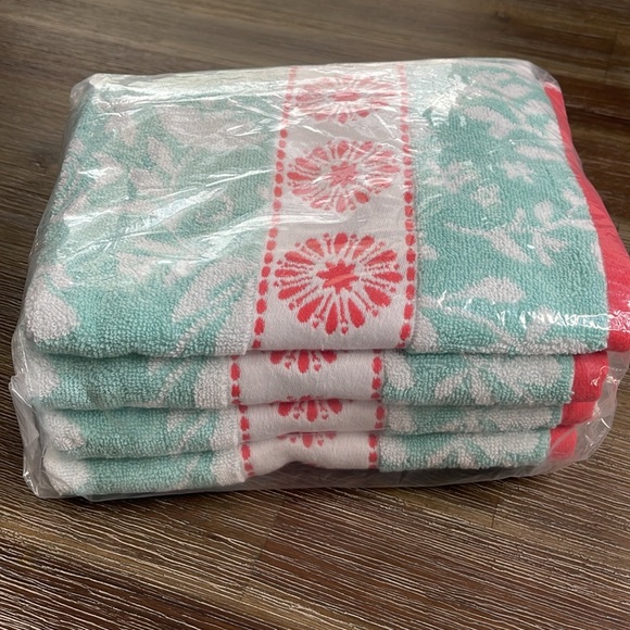 Pioneer Woman Mazie Hand Towel (Set of 4, Mint Green) - Picture 2 of 4